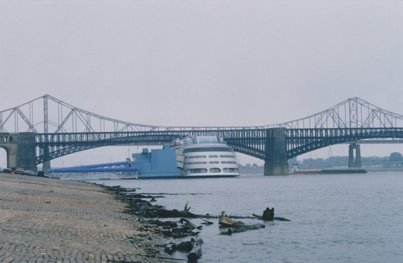 008-Presiden Casino on the grounded ship Admiral.jpg